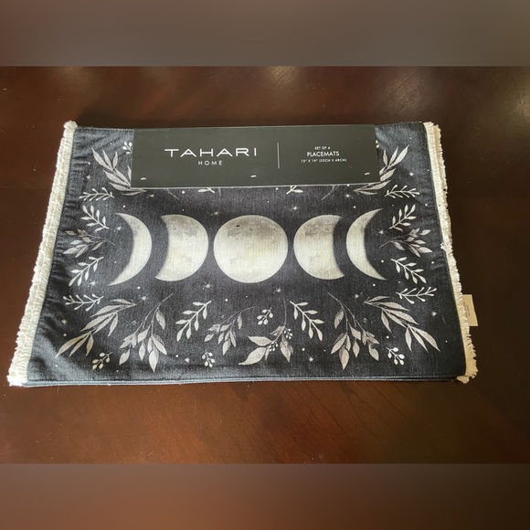 TAHARI HOME NWT Set Of 4 Celestial Moon Phases Fabric Placemats Size 13” x 19” - Picture 3 of 11